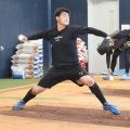 【日本ハム】菊地大稀がブルペン一番乗り36球　雪山で下半身鍛え上げ、南国でテンション上げる