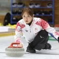 カーリング日本代表フォルティウスの小林未奈が母校から激励「ど真ん中目指して頑張れ」の応援旗