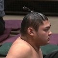 「驚くべき顔の小ささ…」身長189センチ20歳力士、土俵で異彩を放つ“異次元スタイル”に驚きの声「初恋泥棒みたいな爽やかさ」ネットでも話題のビジュアル