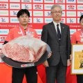 【卓球全日本】全農がシングルス優勝者に副賞贈呈