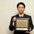 「全国一の遊撃手に」青藍泰斗の佐川選手、日本学生野球協会から表彰