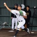 【阪神】話題の新外国人モレッタが早くもベール脱ぐ　初ブルペンで全開　藤川監督も駆けつける