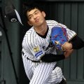 【阪神】能登嵩都＆早瀬朔のルーキー２人が藤川監督にブルペン投球を初披露　すぐ後ろに監督が