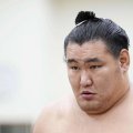 【大相撲】立浪部屋にベッカム氏次男がカップルで訪問、豊昇龍と記念撮影にファンは「凄ーい！」