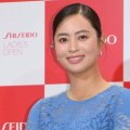 女子ゴルファー柏原明日架　メガネ姿のオフショット添えて投稿「３０歳になりました」「私らしくを心の中心に」