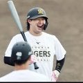 阪神・浜田“虎１号”右へ豪快アピール　内川流「右打ち」極意さっそく発揮　初安打も右へ二塁打
