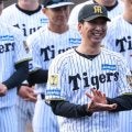 「選手より仕上がってる」現れた“大物”に騒然　阪神キャンプの姿にSNS興奮「次元が違う」