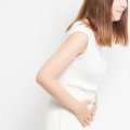 まだ生理じゃないのにお腹が痛い！生理前の症状と理由と予防法