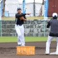 【日本ハム】「二塁・野村佑希」が早朝から始動　新庄監督が見守る前で早出特守実施