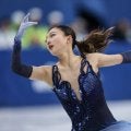 坂本花織、世界のライバルも立ち上がる今季世界最高点　団体女子SP