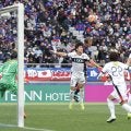 ＦＣ東京-鹿島は前半１-１で折り返し　遠藤がＦＫを直接決めて先制も、１０人の鹿島がＣＫから同点に