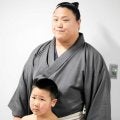 大相撲　若隆景が白鵬杯の会場訪れる、長男の奮闘に目を細める