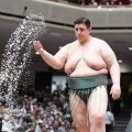 元碧山の岩友親方がＯＢ戦勝利「毎日胸を出しているんで」