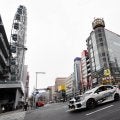 「RALLY三河湾2026」開催に向けて、名古屋市中心部をラリーカーがパレード