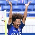「憧れのカズさん」は「その時も今も最高にいい匂いしました。。笑」　Ｊ通算１００ゴールの甲府ＦＷがレジェンドとの２ショ投稿
