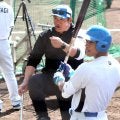 【日本ハム】「やっぱり野村が気になる」山崎武司臨時コーチ合流、課題の手の動きへの練習法伝授
