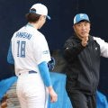日本ハム・山崎　“昌スクリュー”に挑戦　山本昌臨時コーチ「バッチリ」手応え　思わぬ副産物も