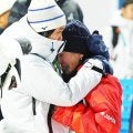【五輪】銅メダルが決まり、高梨沙羅を抱きしめたのはメンバー外の伊藤だった…ファインダー越しに感じた４年間の重さ