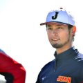 ダルビッシュ、チャーター機で宮崎入り　侍Jアドバイザーに期待…“ブラウンコーデ”で登場
