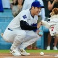 LAに出現した巨大な大谷とデコピン　米紙注目、近づく“別れも”…「深い絆が永遠に」