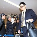 阪神・佐藤輝「頑張りまーす！」　侍合宿に向けて宮崎入り　松井秀喜氏に「何か聞けたらいいなと」