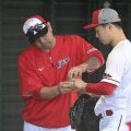 広島・玉村　スイーパー似！新スライダー「いい感じに曲がった。兆し見えた」　石井コーチから直々に握りと感覚伝授