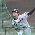 阪神・高橋　初ライブＢＰで鮮やか投球　浜田、熊谷らに安打性１　登板後の拍手に笑顔で会釈