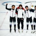 【スピードスケート】女子団体で日本が銅メダル　五輪選手の両親持つ野明花菜は親子の夢かなえる