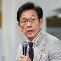 栗山英樹氏が侍J宮崎合宿を訪問　監督として世界一…ナイン激励＆ダルビッシュとハグ