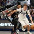 クーパー・フラッグがNBAデビュー戦で着用したユニフォームが約1億5500万円で落札