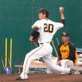 【巨人】戸郷翔征がブルペンで52球　阿部監督が身振り交え直接指導「ナイスボール」と声が飛ぶ