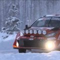 世界ラリー、日本人ドライバーが雪壁激突も“無傷で生還” 2位表彰台の裏であわや…魔のコーナーで危機一髪の瞬間
