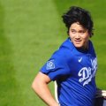 大谷翔平がダッシュで挨拶「絆が伝わってきます」　ハグした人物…懐かしき再会に感激