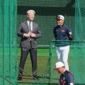 【侍ジャパン】吉井理人氏と松井稼頭央氏が来場　吉井氏はＷＢＣ前回大会の投手Ｃで世界一に貢献