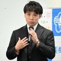 エコノミー帰国メダリストに 賛否両論