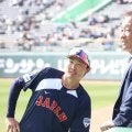 元西武監督・辻発彦氏が侍ジャパン合宿視察！松井稼頭央氏、源田壮亮らと笑顔で談笑