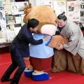 大相撲　大の里が吉村知事＆もずやん豪快に投げる「これで優勝間違いなし」