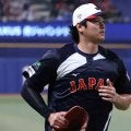 大谷翔平、ボール投げ入れの“神対応”　ド軍ユニファンがキャッチ→始まった即席撮影会