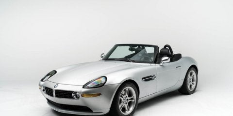 BMW Z8 オープンカー シルバー 1/12スケール35万円　007映画で使用 BMW Z8 オープンカー シルバー 1/12スケール35万円 007映画で