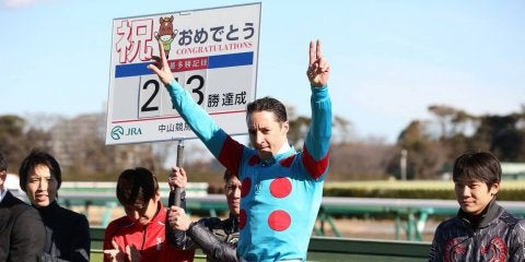 ルメール騎手がJRA最多勝記録を更新！武豊騎手を超え215勝でシーズンを