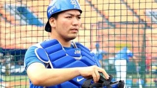 スパイク 横浜DeNA 高城選手