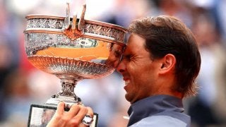 全仏オープン」優勝者に贈られる輝かしい5つのトロフィー