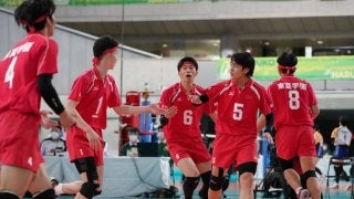 春高バレー 男子1回戦 東亜学園（東京）積極攻勢で札幌藻岩振り切る