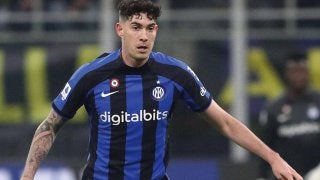 インテル 22/23  バストーニ スポンサーなし インテルに美しき「胸ロゴなし」ユニ現る！スポンサーは“消滅