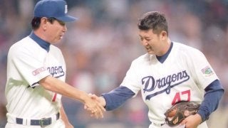 中日指揮官が「立っとけ！」 ベンチ横で直立不動…コーチから告げ