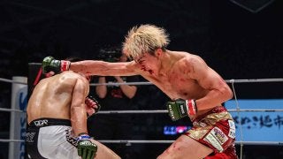 RIZIN.50】鈴木千裕のサイン入りグローブが“18.7万円”で落札 萩原京平