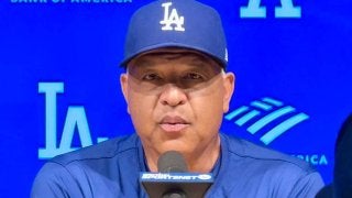 ロバーツ監督が“夫婦喧嘩” ボブルヘッドデーなのに…まさかの欠場に「妻