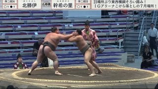 形勢逆転の強烈“ビンタ” 張られた力士