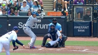 大谷翔平 爆速ヒットを放つも塁上で見せたほんの一瞬の表情に注目