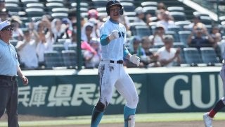 山梨学院の超大型右腕は打撃も凄い！今大会11打数6安打6打点の大当たり